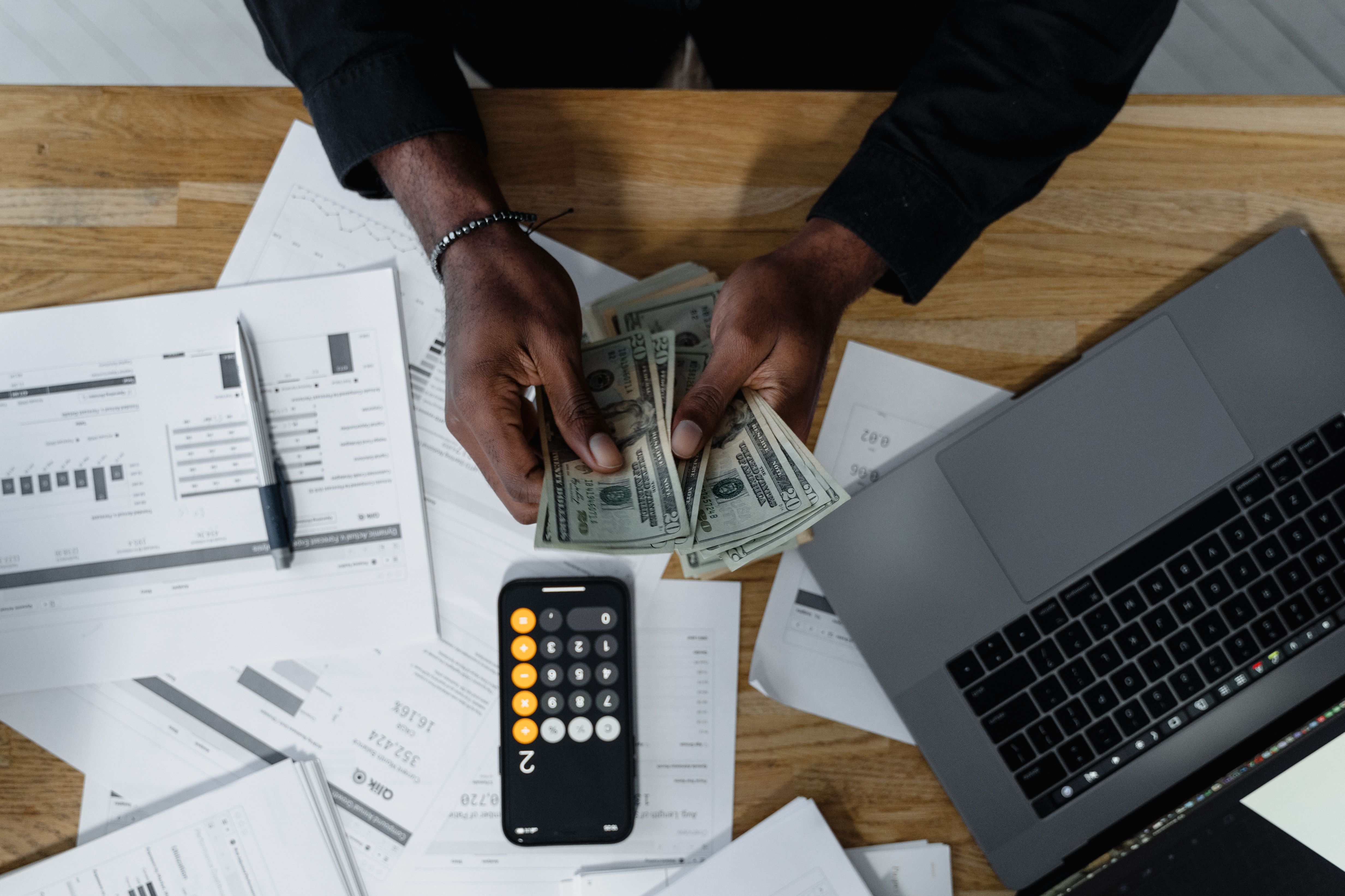 Why Are Services a Good Blog Income Strategy?